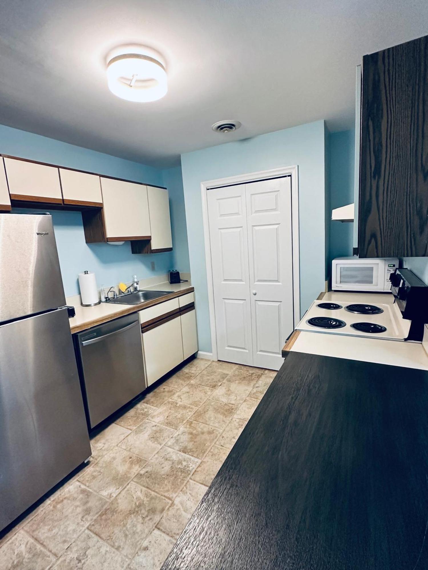Cozy Home Walking Distance From Beach With Private Patio آوشين سيتي المظهر الخارجي الصورة