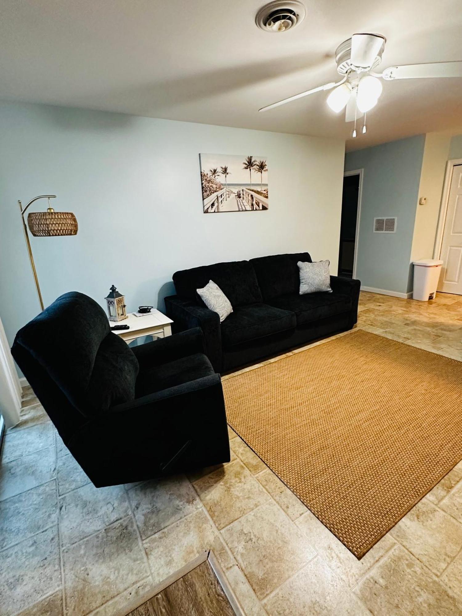 Cozy Home Walking Distance From Beach With Private Patio آوشين سيتي المظهر الخارجي الصورة